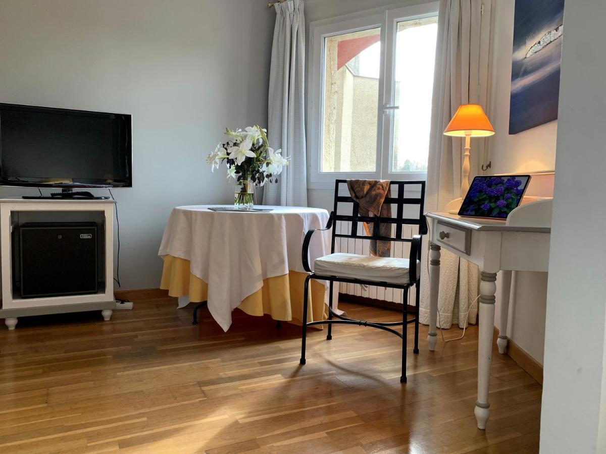 Hotel Causse Comtal Rodez, The Originals Relais Gages-le-Haut Esterno foto