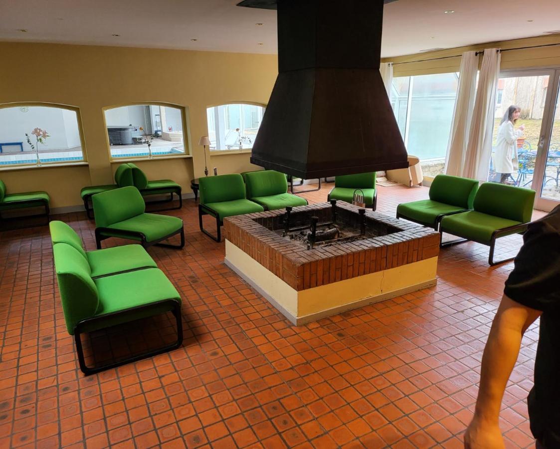 Hotel Causse Comtal Rodez, The Originals Relais Gages-le-Haut Esterno foto