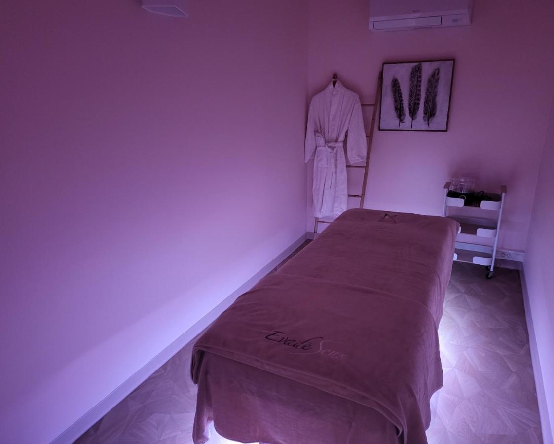 Hotel Causse Comtal Rodez, The Originals Relais Gages-le-Haut Esterno foto