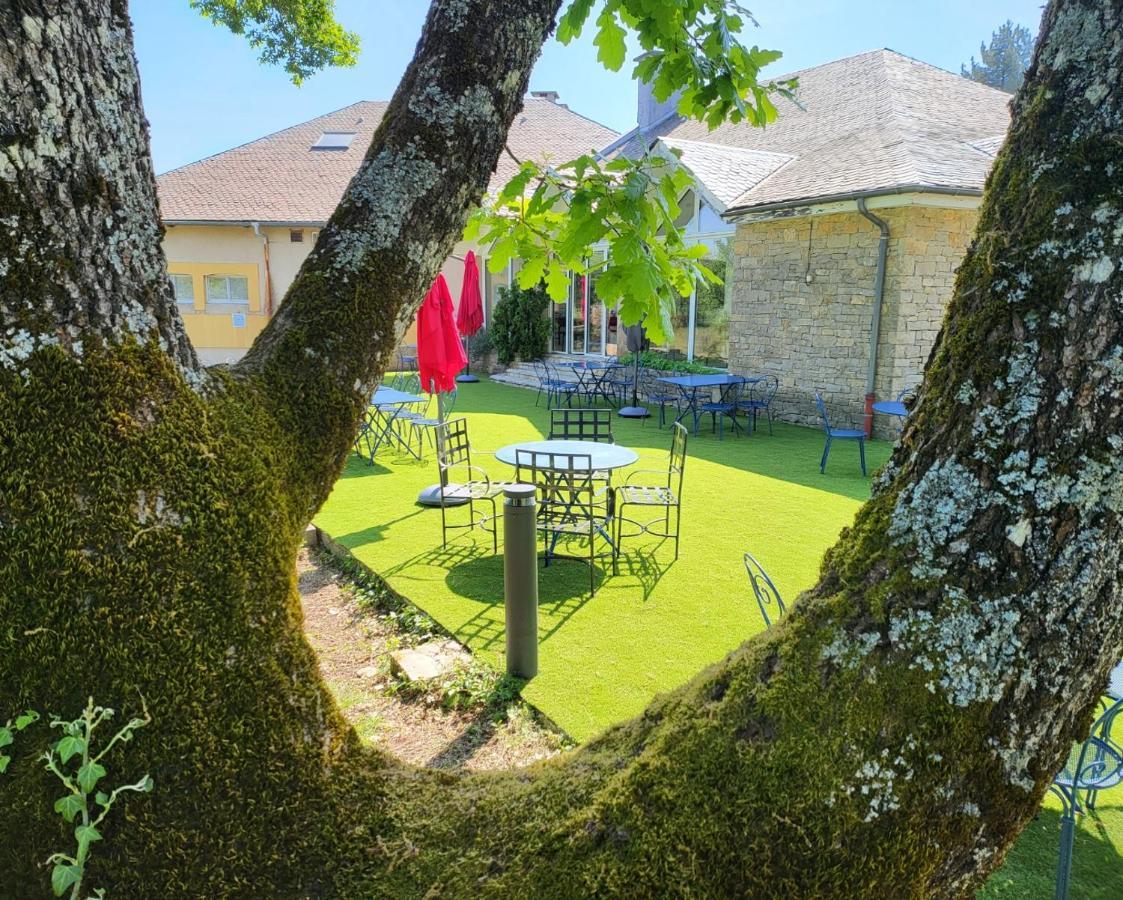 Hotel Causse Comtal Rodez, The Originals Relais Gages-le-Haut Esterno foto