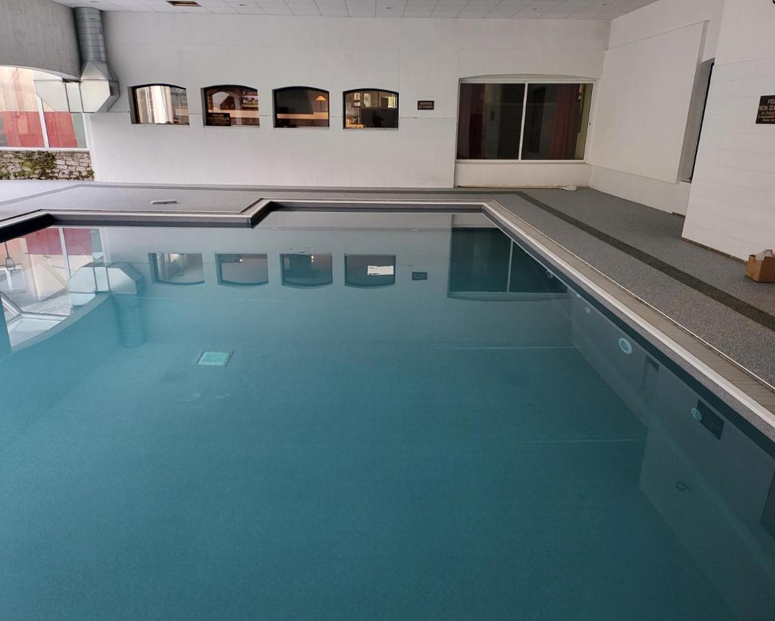 Hotel Causse Comtal Rodez, The Originals Relais Gages-le-Haut Esterno foto