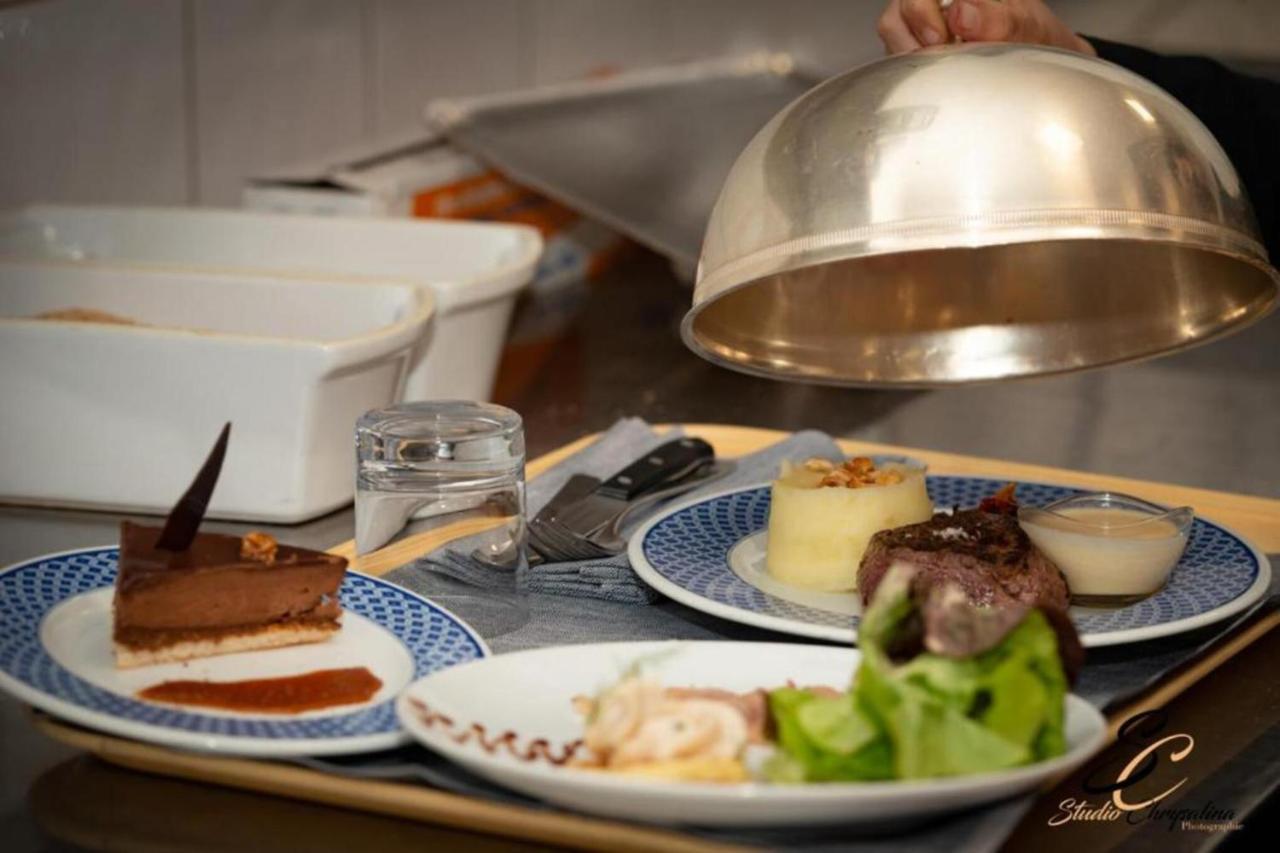 Hotel Causse Comtal Rodez, The Originals Relais Gages-le-Haut Esterno foto