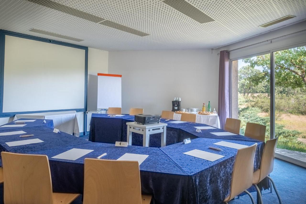 Hotel Causse Comtal Rodez, The Originals Relais Gages-le-Haut Esterno foto